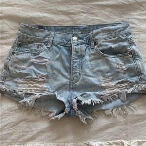 american eagle light wash denim shorts